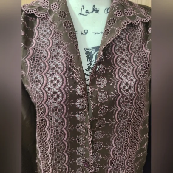 Vintage 1970s Lee Mar Pageant Cottagecore Grannycore Embroidered Boho Button Top - Picture 3 of 6